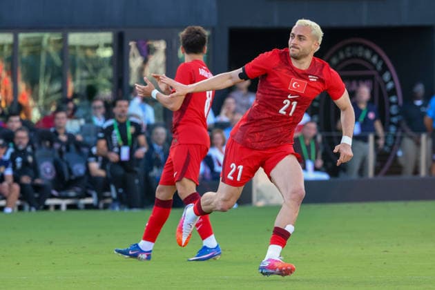 FORT LAUDERDALE, FL - JUNE 06: Turkey midfielder BarÄ±Åü Alper YÄ±lmaz (21) looks on during the International Friendly, Länderspiel, Nationalmannschaft game between Turkey and Venezuela at Inter Miami CF Stadium on June 6, 2026 in Fort Lauderdale,Florida.(Photo by Chris Arjoon Icon Sportswire) SOCCER: JUN 06 Turkey vs Venezuela EDITORIAL USE ONLY Icon2606060010003