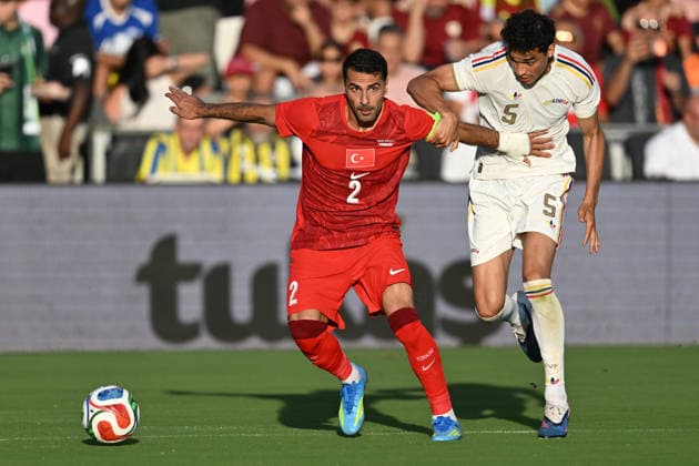 Teo Quintero (R) of Venezuela and Zeki Celik of Turkey vies for the ball in a friendly match ahead of the 2026 FIFA World Cup, WM, Weltmeisterschaft, Fussball between Venezuela and Turkey at Nu Stadium in Miami, USA, 06 June 2026. FIFA World Cup 2026 Friendly: Venezuela - Turkey !ACHTUNG: NUR REDAKTIONELLE NUTZUNG!  Copyright: xGiorgioxVierax AMDEP6536 20260607-55020522807_1
