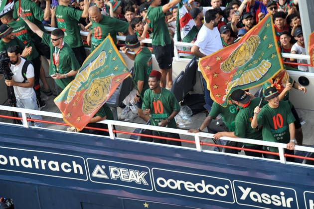 MC Alger Celebrate The Championship Trophy With The Fans. Supporters of MC Alger celebrate their victory in the Algerian Championship 2025 26 with the players in Algiers, Algeria, on July 6, 2026. MC Alger wins the Algerian championship for the tenth time in its history. Alger Algeria  Copyright: xAPPx originalFilename:app-notitle260606_npH8w.jpg