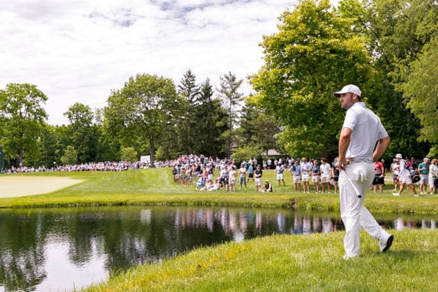 June 6, 2026, Dublin, Ohio, U.S: Scottie Scheffler watches play on the 6th hole from the rough during the third round of The Memorial Tournament at Muirfield Village Golf Club, Dublin, Ohio. PGA, Golf Herren Tour 2026 - The Memorial Tournament - Third Round  - ZUMAs304 20260606_zaf_s304_133 Copyright: xScottxStuartx