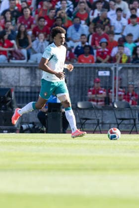 June 6, 2026, Caxias, Lisbon, Portugal: Portugal and Villarreal defender RENATO VEIGA (13) in action during the game for the International Friendly, Länderspiel, Nationalmannschaft game between Portugal vs Chile at Estadio Nacional Caxias Portugal - ZUMAs359 20260606_zsp_s359_085 Copyright: xAlexandrexdexSousax