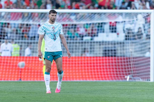 June 6, 2026, Caxias, Lisbon, Portugal: Portugal and Manchester City defender RUBEN DIAS (3) in action during the game for the International Friendly, Länderspiel, Nationalmannschaft game between Portugal vs Chile at Estadio Nacional Soccer 2026: Portugal 2:1 Chile  - ZUMAs359 20260606_zsp_s359_347 Copyright: xAlexandrexdexSousax