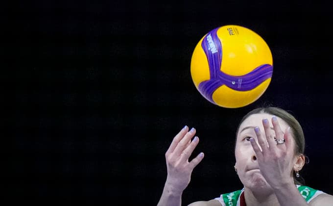 Team Japan Mayu Ishikawa serves against Team Germany during their womens Volleyball Nations League (VNL) match on June 6, 2026 in Quebec City, Canada. Noxthirdxpartyxsales  aflo_333529690 MathieuxBelangerx