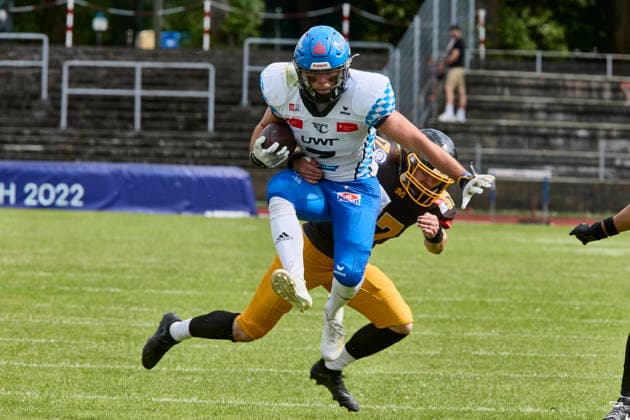 German Football League GFL , Munich Cowboys vs Allgäu Comets, Munich Cowboys, Allgäu Comets, 2026 06 06 in München Städtisches Stadion an der Dantestraße Dantestation QUIGLEY Gabriel Allgäu Comets WR Nr7 ALC7 , ENGLMANN Vinzent Munich Cowboys Linebacker LB Nr57 MUC57 sportworld München Städtisches Stadion an der Dant Bayern Germany