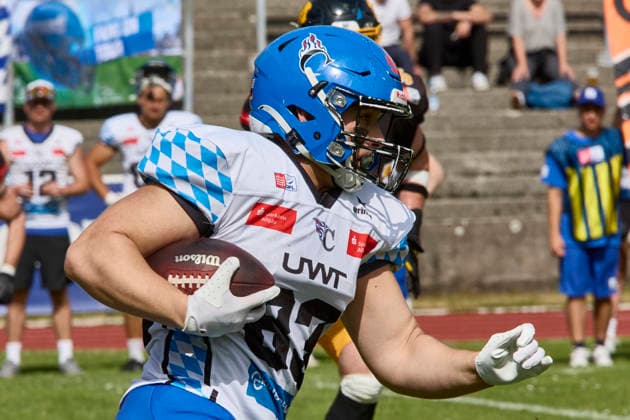 German Football League GFL , Munich Cowboys vs Allgäu Comets, Munich Cowboys, Allgäu Comets, 2026 06 06 in München Städtisches Stadion an der Dantestraße Dantestation KNOOP Leon Allgäu Comets TE Nr83 ALC83 sportworld München Städtisches Stadion an der Dant Bayern Germany