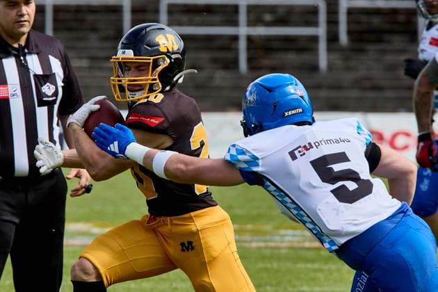 German Football League GFL , Munich Cowboys vs Allgäu Comets, Munich Cowboys, Allgäu Comets, 2026 06 06 in München Städtisches Stadion an der Dantestraße Dantestation Touchdown Munich Cowboys MAYER Maximilian Munich Cowboys Running Back RB Nr20 MUC20 , ANDERSEN Steven Allgäu Comets DB Nr5 ALC5 sportworld München Städtisches Stadion an der Dant Bayern Germany