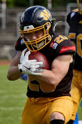 German Football League GFL , Munich Cowboys vs Allgäu Comets, Munich Cowboys, Allgäu Comets, 2026 06 06 in München Städtisches Stadion an der Dantestraße Dantestation Touchdown Munich Cowboys MAYER Maximilian Munich Cowboys Running Back RB Nr20 MUC20 sportworld München Städtisches Stadion an der Dant Bayern Germany