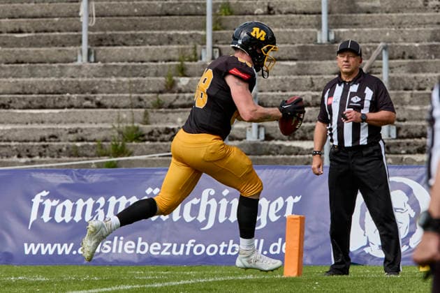German Football League GFL , Munich Cowboys vs Allgäu Comets, Munich Cowboys, Allgäu Comets, 2026 06 06 in München Städtisches Stadion an der Dantestraße Dantestation Touchdown Munich Cowboys REINER Sebastian Munich Cowboys Tight End, Wide Receiver TE, WR Nr88 MUC88 sportworld München Städtisches Stadion an der Dant Bayern Germany
