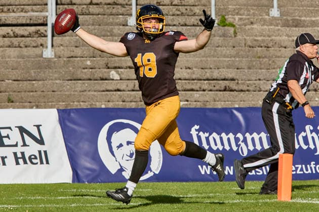 German Football League GFL , Munich Cowboys vs Allgäu Comets, Munich Cowboys, Allgäu Comets, 2026 06 06 in München Städtisches Stadion an der Dantestraße Dantestation Touchdown Munich Cowboys KILGER Erich Munich Cowboys Wide Receiver WR Nr18 MUC18 sportworld München Städtisches Stadion an der Dant Bayern Germany