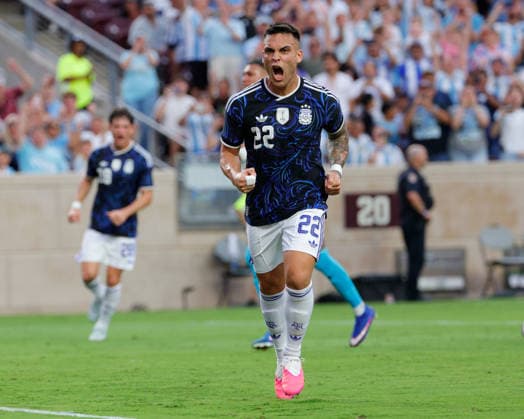 June 6, 2026, College Station, Texas, USA: Argentina forward LAUTARO MARToÂNEZ (22) celebrates a goal during an International Friendly, Länderspiel, Nationalmannschaft soccer match between Argentina and Honduras at Kyle Field in College Station, TX, Saturday, June 6, 2026. College Station USA - ZUMAa325 20260606_zsa_a325_030 Copyright: xDavidxBalleringxIix