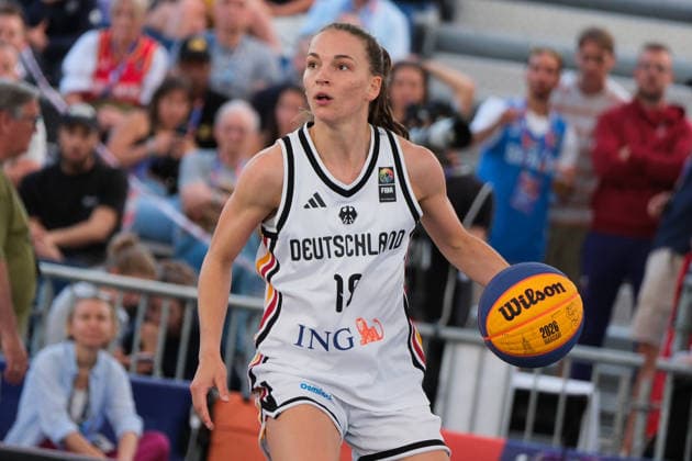 June 6, 2026, Warsaw, Masovian Voivodeship, Poland: Germany s BRITTA CHRISTIN DAUB (19) in action during a FIBA 3x3 Basketball World Cup women s quarter-final game between Germany and Azerbaijan in Warsaw, Poland. Basketball 2026: FIBA 3x3 World Cup Women s Quarterfinal: Azerbaijan 18:16 Germany  - ZUMAk204 20260606_zip_k204_068 Copyright: xRomanxKozielx