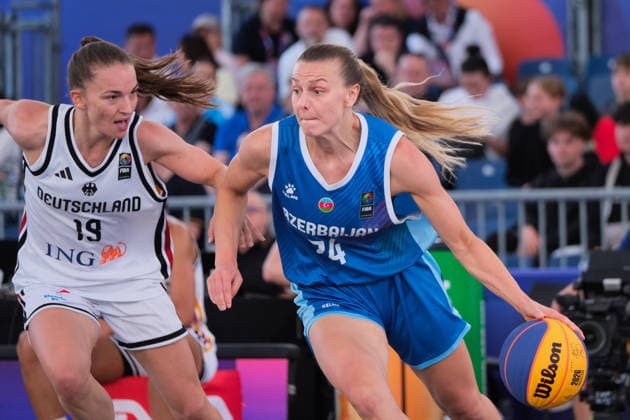 June 6, 2026, Warsaw, Masovian Voivodeship, Poland: Germany s BRITTA CHRISTIN DAUB (19) and Azerbaijan s ALEXANDRA MOLLENHAUER (24) in action during a FIBA 3x3 Basketball World Cup women s quarter-final game between Germany and Azerbaijan in Warsaw, Poland. Basketball 2026: FIBA 3x3 World Cup Women s Quarterfinal: Azerbaijan 18:16 Germany  - ZUMAk204 20260606_zip_k204_070 Copyright: xRomanxKozielx