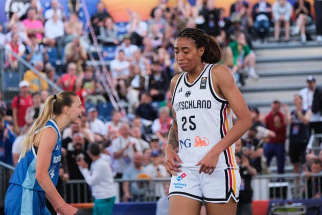 June 6, 2026, Warsaw, Masovian Voivodeship, Poland: Germany s AMA DEGBEON (25) cries in defeat as Azerbaijan s ALEXANDRA MOLLENHAUER (24) celebrates victory at the end of a FIBA 3x3 Basketball World Cup women s quarter-final game between Germany and Azerbaijan in Warsaw, Poland. Basketball 2026: FIBA 3x3 World Cup Women s Quarterfinal: Azerbaijan 18:16 Germany  - ZUMAk204 20260606_zip_k204_081 Copyright: xRomanxKozielx