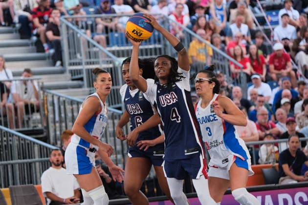 June 6, 2026, Warsaw, Masovian Voivodeship, Poland: USA s MILAYSIA FULWILEY (4), SAHARA WILLIAMS (6) and France s HORTENSE LIMOUZIN (3), LAETITIA GUAPO (12) in action during a FIBA 3x3 Basketball World Cup women s quarter-final game between France and USA in Warsaw, Poland. Warsaw Poland - ZUMAk204 20260606_zip_k204_086 Copyright: xRomanxKozielx