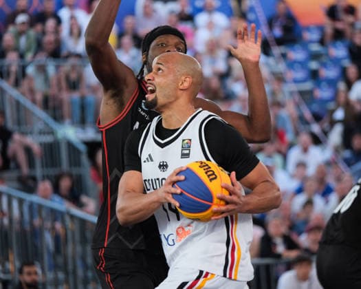 June 6, 2026, Warsaw, Masovian Voivodeship, Poland: Germany s KEVIN BRYANT (44) and Austria s QUINCY DIGGS (22) in action during a FIBA 3x3 Basketball World Cup men s quarter-final game between Germany and Austria in Warsaw, Poland. Warsaw Poland - ZUMAk204 20260606_zip_k204_114 Copyright: xRomanxKozielx