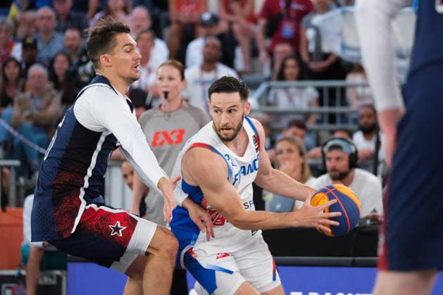 June 6, 2026, Warsaw, Masovian Voivodeship, Poland: France s HUGO SUHARD (7) and USA s DYLAN TRAVIS (15) in action during a FIBA 3x3 Basketball World Cup men s quarter-final game between France and USA in Warsaw, Poland. Warsaw Poland - ZUMAk204 20260606_zip_k204_126 Copyright: xRomanxKozielx