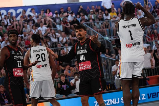 June 6, 2026, Warsaw, Masovian Voivodeship, Poland: Austria s FABIO SOHNEL (44) and QUINCY DIGGS (22) dispute a call by the referee as Germany s DENZEL AGYEMAN (1) and FABIAN GIESSMANN (20) walk away during a FIBA 3x3 Basketball World Cup men s quarter-final game between Germany and Austria in Warsaw, Poland. Warsaw Poland - ZUMAk204 20260606_zip_k204_118 Copyright: xRomanxKozielx