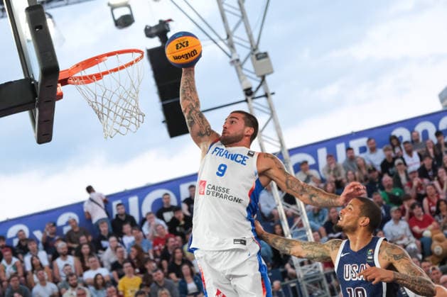 June 6, 2026, Warsaw, Masovian Voivodeship, Poland: France s EMMANUEL MONCEAU (9) and USA s JAMES PARROTT (10) in action during a FIBA 3x3 Basketball World Cup men s quarter-final game between France and USA in Warsaw, Poland. Warsaw Poland - ZUMAk204 20260606_zip_k204_128 Copyright: xRomanxKozielx