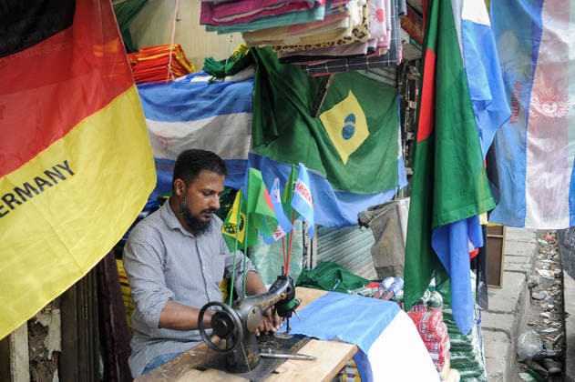 National Football Teams Production in Bangladesh An artisan manufacturing a flag of Argentina national football team for sale ahead 2026 FIFA World Cup, WM, Weltmeisterschaft, Fussball Football tournament. on June 6, 2026 in Chattogram, Bangladesh. Chattogram Chittagong Bangladesh Copyright: xMdxRafayatxHaquexKhanx