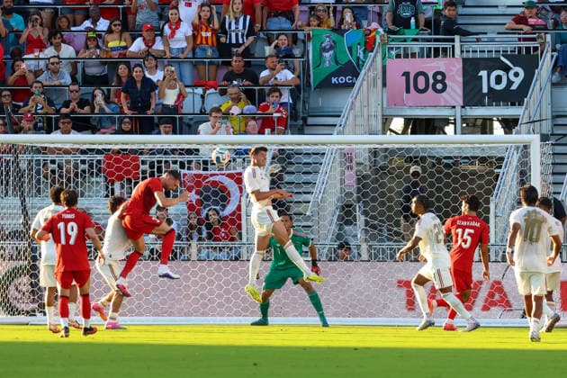 FORT LAUDERDALE, FL - JUNE 06: Turkey defender Merih Demiral (3) jumps and heads the bal towards the goal during the International Friendly, Länderspiel, Nationalmannschaft game between Turkey and Venezuela at Inter Miami CF Stadium on June 6, 2026 in Fort Lauderdale,Florida.(Photo by Chris Arjoon Icon Sportswire) SOCCER: JUN 06 Turkey vs Venezuela EDITORIAL USE ONLY Icon2606060010058