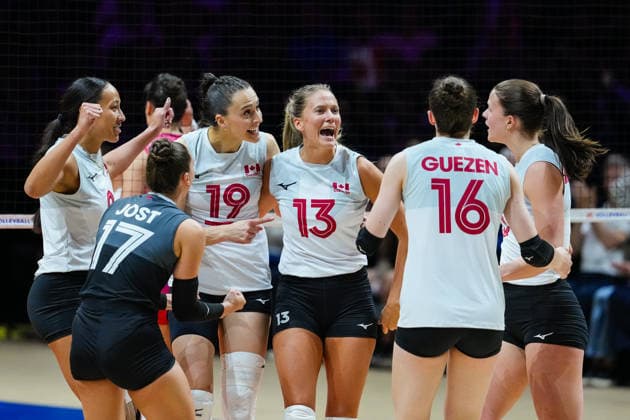 2026 Women s Volleyball Nations League - Quebec City - Day4 Players of Canada celebrate after scoring a point during the 2026 Women s Volleyball Nations League match between France and Canada at Videotron Centre in Quebec City, Canada, on June 6, 2026. Quebec City Quebec Canada  Copyright: xYuanxTianx originalFilename:tian-2026wome260606_npIV6.jpg