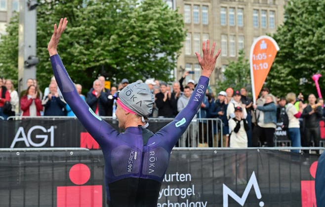 GER Ironman Hamburg 07 06 2026, GER Ironman Hamburg, Elite Women in the picture Laura Philipp GER cheers the fans before the start nordphotoxGmbH xWitke nph00002
