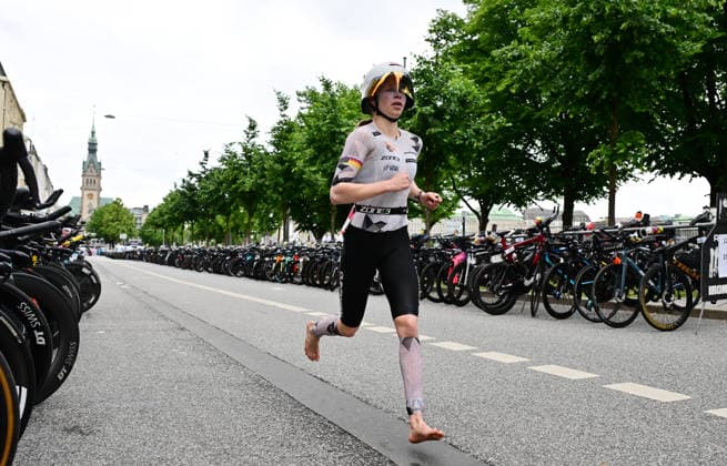 GER Ironman Hamburg 07 06 2026, GER Ironman Hamburg, elite women in the picture the elite women in the transition zone from run to bike Katrine Christensen DNK nordphotoxGmbH xWitke nph00002