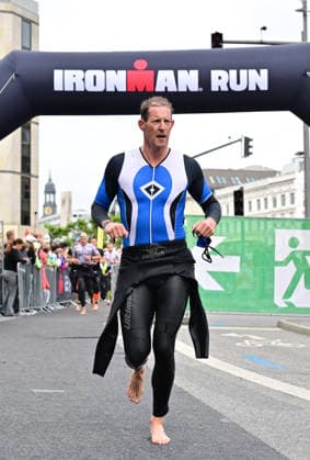 GER; Ironman Hamburg 07.06.2026, GER; Ironman Hamburg, Jedermaenner im Bild die Jedermaenner in der Wechselzone vom Schwimmen zum Rad *** GER Ironman Hamburg 07 06 2026, GER Ironman Hamburg, Everyman in the picture the everyman in the transition zone from swim to bike nordphotoxGmbH xWitke nph00002