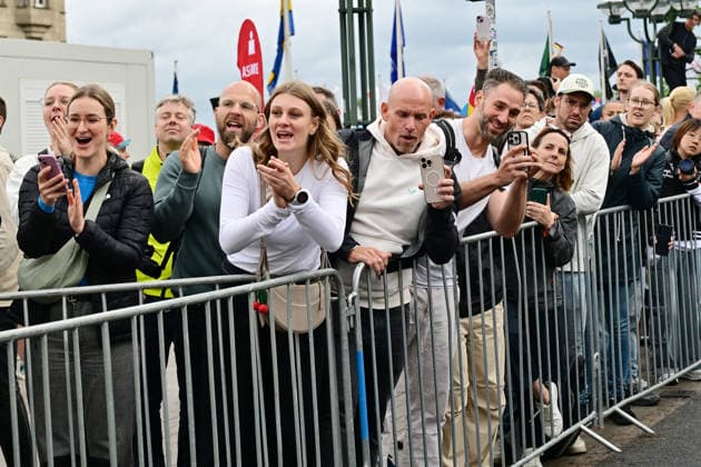 GER Ironman Hamburg 07 06 2026, GER Ironman Hamburg, Everyman in the picture Feature cheering spectators nordphotoxGmbH xWitke nph00002