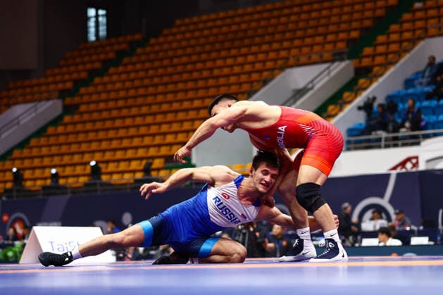 World Ranking Series Ulaanbaatar Open 70kg FS Tulga Tumur Ochir MGL df Magomed Emi Eltemirov RUS Copyright: xJakexKirkmanx xUnitedxWorldxWresx Jake Kirkman United World Wres
