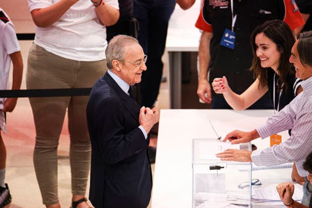 ESP Real Madrid Presidential Elections 2026 Florentino Perez voting in the Real Madrid presidential elections 2026 Voters approaching to cast their vote for Florentino Perez or Enrique Riquelme as the next president of Real Madrid at the Real Madrid City Basketball Pavilion, located in Valdebebas, on June 7, 2026 in Madrid Madrid Spain Futbol Copyright: xAgenciaxLOFx