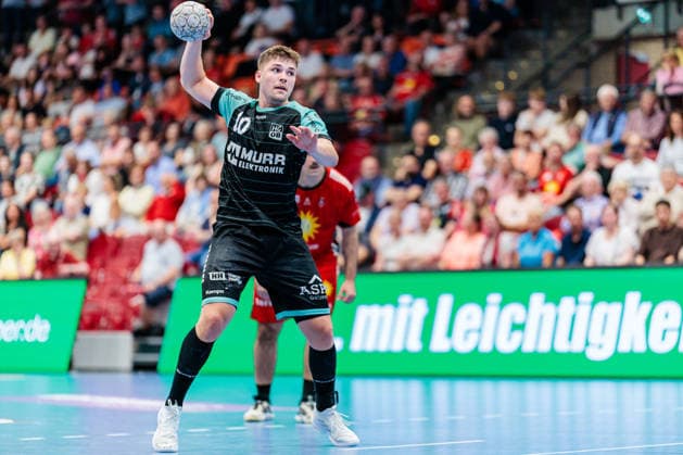 Nick Froehlich HC Oppenweiler Backnang, 10 takes a seven-meter penalty and scores GER, TuS N Luebbecke vs HC Oppenweiler Backnang, Handball, 2 Bundesliga, Matchday 34, Season 2025 2026, 06 06 2026 GER, TuS N Luebbecke vs HC Oppenweiler Backnang, Handball, 2 Bundesliga, Matchday 34, Season 2025 2026, 06 06 2026 Luebbecke Copyright: xEibner-Pressefoto JanxRollingerx EP_JSK