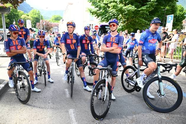 Tour Auvergne - Rhone-Alpes 2026 Stage 1 SAINT-ISMIER, FRANCE - JUNE 07 : Knox James (GBR) of Team Picnic PostNL before the start of the race during stage 1 of the 78th edition of Tour Auvergne - Rhone-Alpes an UCI World Tour 2.UWT cycling road race stage for Men Elite of 146.2 km with start in Vizille and finish in Saint-Ismier on June 7, 2026 in Saint-Ismier, France, 07 06 2026 ( Motordriver Guy De Vuyst - Saint-Ismier France  Copyright: xVincentxKalutx