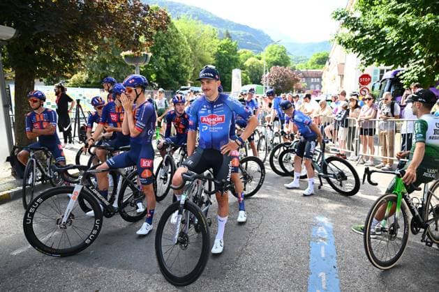 Tour Auvergne - Rhone-Alpes 2026 Stage 1 SAINT-ISMIER, FRANCE - JUNE 07 : Uhlig Henri (GER) of Alpecin - Premier Tech before the start of the race during stage 1 of the 78th edition of Tour Auvergne - Rhone-Alpes an UCI World Tour 2.UWT cycling road race stage for Men Elite of 146.2 km with start in Vizille and finish in Saint-Ismier on June 7, 2026 in Saint-Ismier, France, 07 06 2026 ( Motordriver Guy De Vuyst - Saint-Ismier France  Copyright: xVincentxKalutx