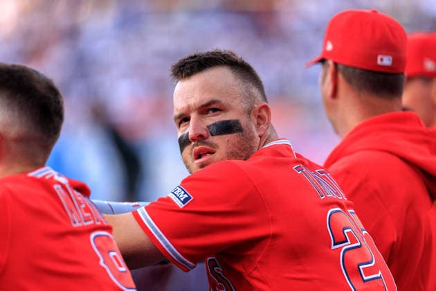 June 6, 2026, Los Angeles, California, USA: Mike Trout 27 of the Los Angeles Angels during a regular season MLB, Baseball Herren, USA game against the Los Angeles Dodgers on Saturday June 6, 2026 at Dodger Stadium in Los Angeles, California. Dodgers defeat Angels, 9-2. JAVIER ROJAS PI Dodgers Defeat Angels, 9-2  - ZUMAp124 20260606_zaa_p124_059 Copyright: xJavierxRojasx