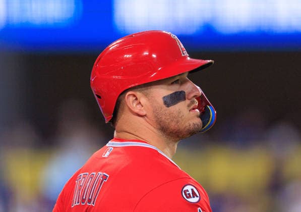 June 6, 2026, Los Angeles, California, USA: Mike Trout 27 of the Los Angeles Angels gets ready to bat during a regular season MLB, Baseball Herren, USA game against the Los Angeles Dodgers on Saturday June 6, 2026 at Dodger Stadium in Los Angeles, California. Dodgers defeat Angels, 9-2. JAVIER ROJAS PI Los Angeles USA - ZUMAp124 20260606_zaa_p124_080 Copyright: xJavierxRojasx