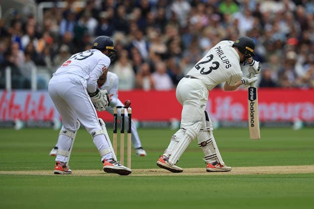 England v New Zealand, International Test Match 2026 New Zealand All-Rounder Glenn Phillips (23) is almost bowled by England Fast Bowler Ollie Robinson (1) (Not in Picture) during the International Test Match 2026 match between England and New Zealand at Lord s Cricket Ground, St John s Wood, UK on 7 June 2026. St John s Wood Lord s Cricket Ground London UK Editorial use only , Copyright: xChrisxFoxwellx PSI-24334-0102