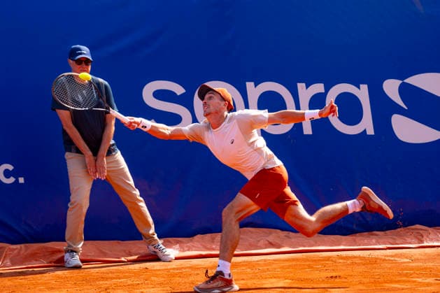TENNIS : Open Sopra Steria - Lyon Villeurbanne 07 06 2026 Goeffrey BLANCANEAUX (FRA) affronte le suisse Luca STAEHELI lors des qualifications du tournoi de tennis ATP, Tennis Herren Challenger Tour, Open Sopra Steria Ã Lyon-Villeurbanne, le 07 06 2026. Photo Sandrine Thesillat PsNewZ  Copyright: xSandrinexTHESILLATx