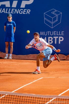 TENNIS : Open Sopra Steria - Lyon Villeurbanne 07 06 2026 Le suisse Luca STAEHELI affronte le francais Goeffrey BLANCANEAUX lors des qualifications du tournoi de tennis ATP, Tennis Herren Challenger Tour, Open Sopra Steria Ã Lyon-Villeurbanne, le 07 06 2026. Photo Sandrine Thesillat PsNewZ  Copyright: xSandrinexTHESILLATx