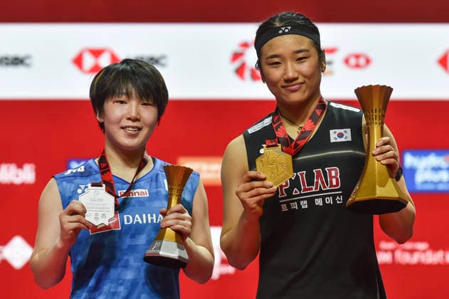 (260607) -- JAKARTA, June 7, 2026 -- Winner An Se Young (R) of South Korea and runner-up Yamaguchi Akane of Japan pose during the awarding ceremony for the women s singles event at the Indonesia Open 2026 badminton tournament in Jakarta, Indonesia, June 7, 2026. ) (SP)INDONESIA-JAKARTA-BADMINTON-INDONESIA OPEN-WOMEN S SINGLES-FINAL VerixSanovri 