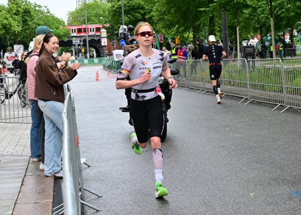 GER Ironman Hamburg 07 06 2026, GER Ironman Hamburg, Elite Women in the picture Katrine Christensen DNK running at the Binnenalster nordphotoxGmbH xWitke nph00002
