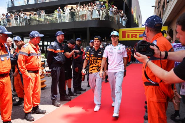 F1 Monaco Grand Prix 2026 Lando Norris of McLaren and George Russell of Mercedes are seen during the drivers parade ahead of the Formula 1 Monaco Grand Prix at the Circuit de Monaco in Monte Carlo on June 7th, 2026. Monte Carlo Monaco  Copyright: xBeataxZawrzelx originalFilename:zawrzel-f1monaco260607_npSLp.jpg