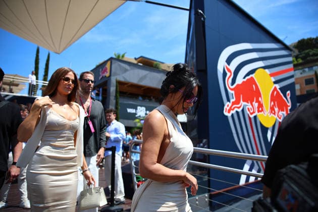 Khloe Kardashian and Kim Kardashian , Race, F1 Grand Prix of Monaco, am 07 June 2026 in Monte Carlo, Monaco Photo by Diogo Cardoso DeFodi Images Khloe Kardashian and Kim Kardashian , Race, F1 Grand Prix of Monaco, Circuit de Monaco on June 7, 2026 in Monte Carlo, Monaco Photo by Diogo Cardoso DeFodi Images