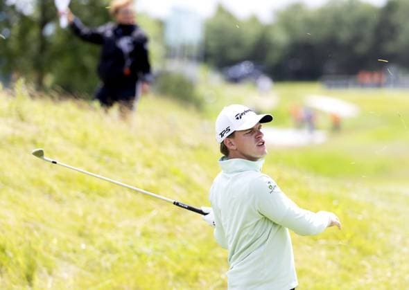 BADHOEVEDORP - Lars van der Vight in action on the final day of the KLM Open golf tournament at golf club The International. SANDER KONING ANP xVIxANPxSportx xxANPxIVx 560373712 originalFilename: 560373712.jpg