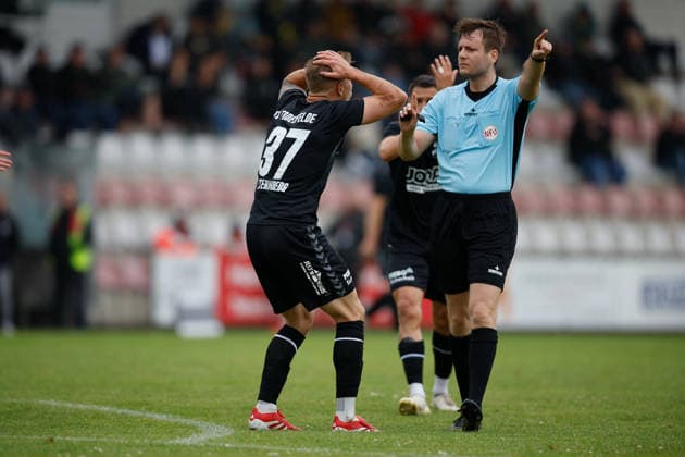 Soccer I Men I Promotion round I Regionalliga Nord I 1 FC Germania Egestorf Langreder SV Todesfelde I 07 06 2026 Janek Sternberg 37, SV Todesfelde cant believe the decision of Tom Holsten referee Bremen pitch BRZ Arena Bremen Germany Copyright: xLobeca CedricxSiefkerx