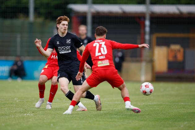 Soccer I Men I Promotion round I Regionalliga Nord I 1 FC Germania Egestorf Langreder SV Todesfelde I 07 06 2026 Kai Fabian Schulz 5, SV Todesfelde and Lasse Denker 23, 1 FC Germania Egestorf Langreder in a duel Bremen pitch BRZ Arena Bremen Germany Copyright: xLobeca CedricxSiefkerx