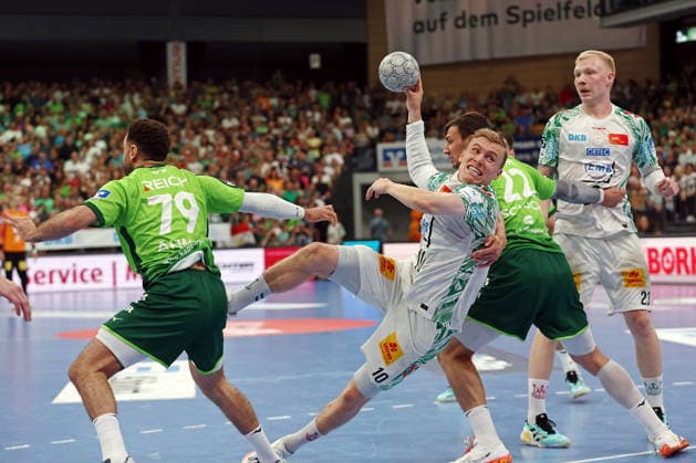 07 06 2026, xovx, Handball Daikin Handball Bundesliga, HSG Wetzlar SC Magedeburg v l Ahmet Nafea HSG Wetzlar , Gisli Thorgeir Kristjansson SC Magdeburg , Jona Schoch HSG Wetzlar , Magnus Saugstrup SC Magdeburg Wetzlar Buderus Arena Hessen Germany EN