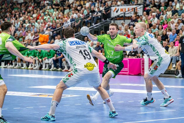 Handball Bundesliga HSG Wetzlar SC Magdeburg, 07 06 26 Dominik Mappes HSG Wetzlar, 7 , Elvar Oern Jonsson SC Magdeburg, 19 , Magnus Saugstrup SC Magdeburg, 23 Handball Bundesliga HSG Wetzlar SC Magdeburg Wetzlar, 07 06 26 Copyright: xBEAUTIFULxSPORTS Roeczeyx