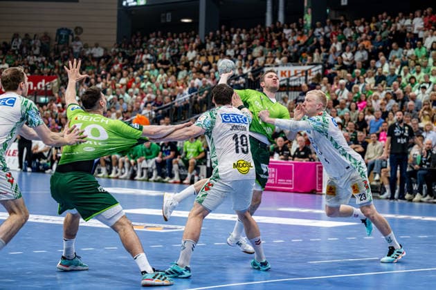Handball Bundesliga HSG Wetzlar SC Magdeburg, 07 06 26 Dominik Mappes HSG Wetzlar, 7 , Elvar Oern Jonsson SC Magdeburg, 19 , Magnus Saugstrup SC Magdeburg, 23 , Josip Simic HSG Wetzlar, 10 Handball Bundesliga HSG Wetzlar SC Magdeburg Wetzlar, 07 06 26 Copyright: xBEAUTIFULxSPORTS Roeczeyx