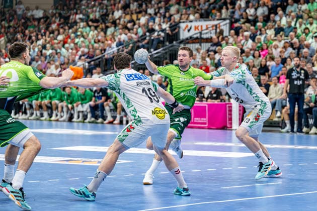 Handball Bundesliga HSG Wetzlar SC Magdeburg, 07 06 26 Dominik Mappes HSG Wetzlar, 7 , Elvar Oern Jonsson SC Magdeburg, 19 , Magnus Saugstrup SC Magdeburg, 23 Handball Bundesliga HSG Wetzlar SC Magdeburg Wetzlar, 07 06 26 Copyright: xBEAUTIFULxSPORTS Roeczeyx